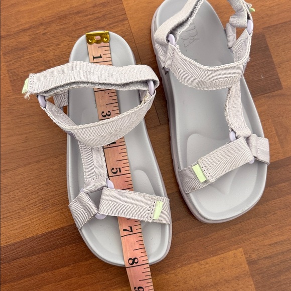Gray Kids Sandals - Picture 6 of 6